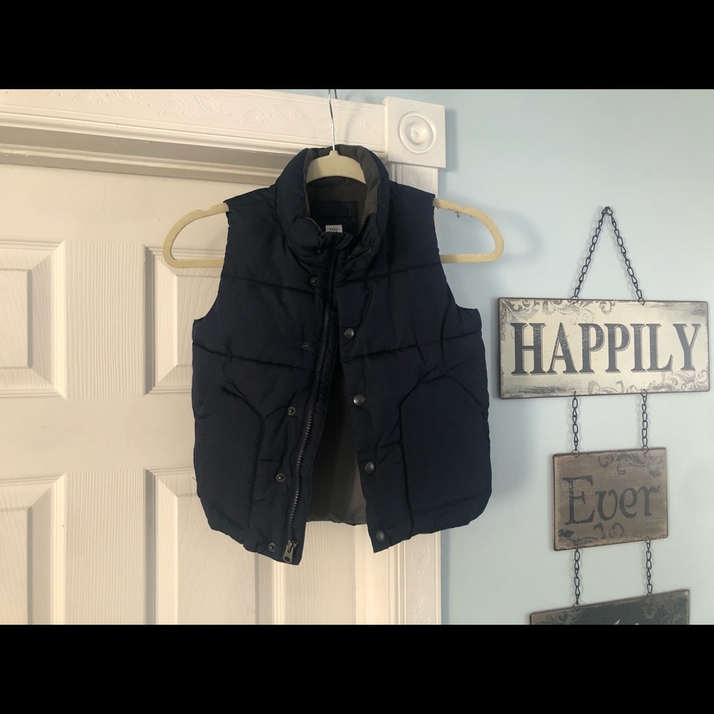 Baby Gap Sz 5 Navy blue puffer vest.